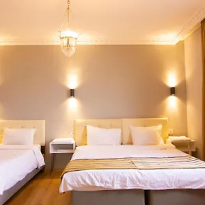 Elpida Boutique Отель